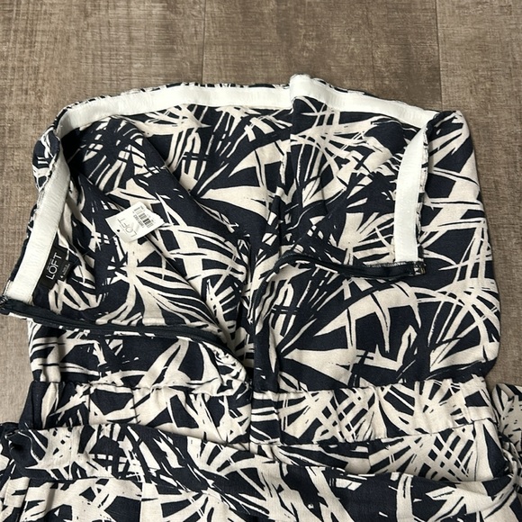 Ann Taylor Loft Strapless Tropical Leaf Jumpsuit Size 4 NWT - Picture 6 of 10
